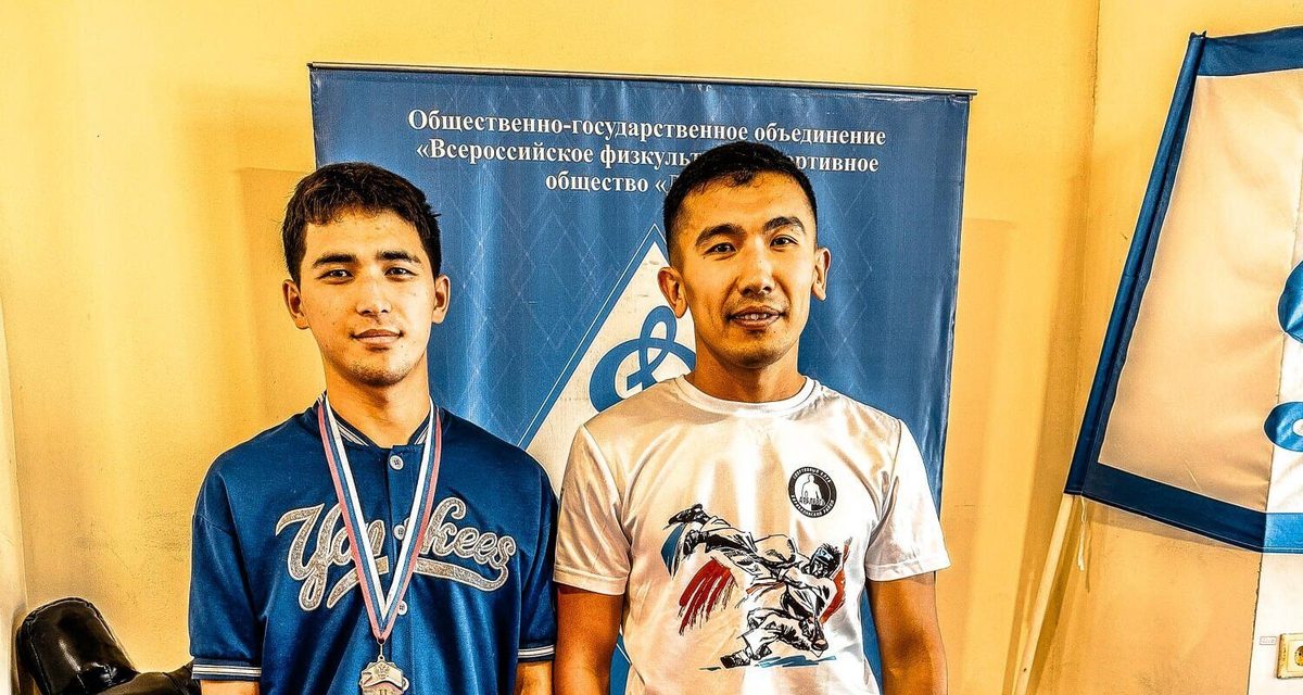 Пожарный из Астрахани взял серебро на соревнованиях по самбо